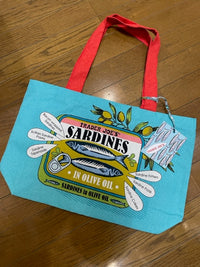 トレジョで一番人気♪！同梱不可！ トレーダージョーズ TRADER JOES イワシ エコバッグ ショッピングバッグ エコ コットン トレジョ SARDINE BAG